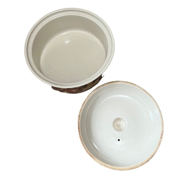 Vintage 3 Quart Clay Casserole Baking Dish with Lid and Fruit Painted - Picture 7 of 10